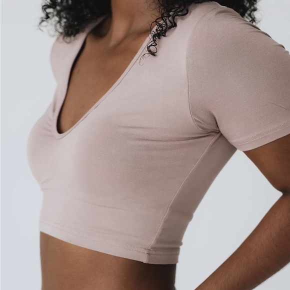 Klassy Network Tops - KLASSY NETWORK SHORT SLEEVE V-NECK BRAMI (CROP
